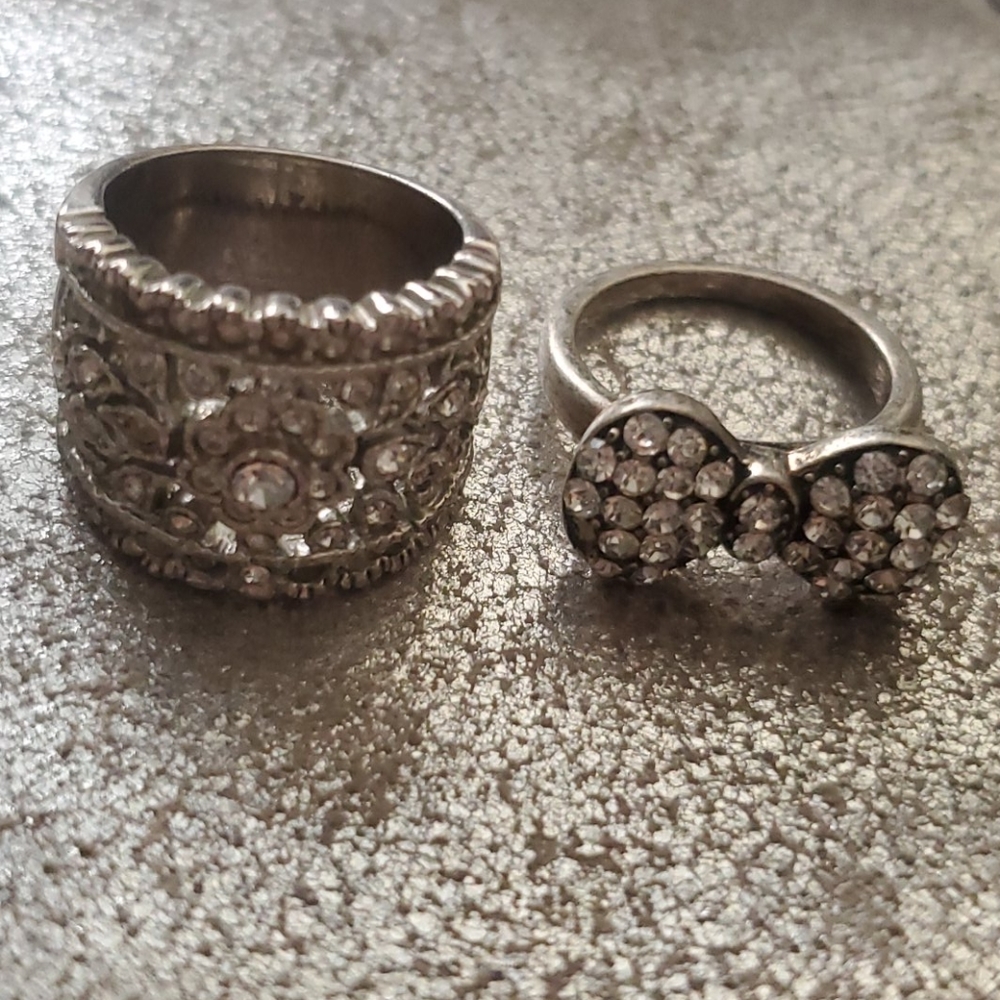 Silver rhinestone guess rings bow flower set 7